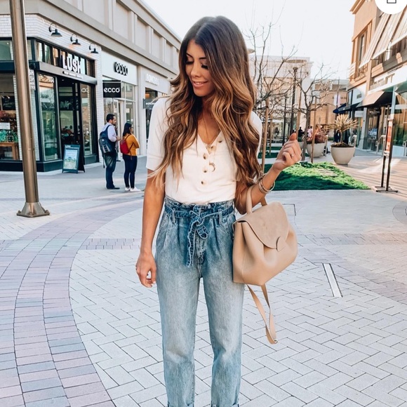 Abercrombie & Fitch Tops - SOLD • Off White 3/4 Sleeve Henley